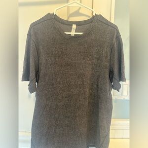 Men’s Medium Lululemon Shirt